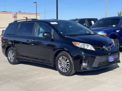 Pre-Owned 2020 Toyota Sienna XLE 8-Passenger Minivan for sale in St. Joseph MO