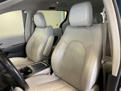 Pre-Owned 2021 Chrysler Pacifica for sale in St. Joseph MO