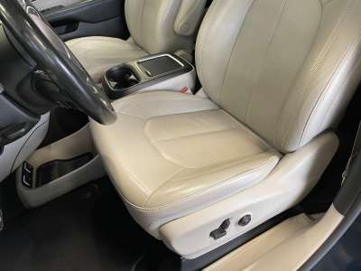 Pre-Owned 2021 Chrysler Pacifica for sale in St. Joseph MO