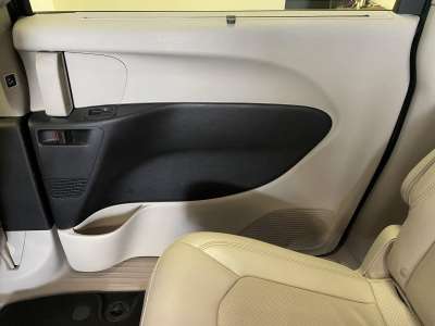 Pre-Owned 2021 Chrysler Pacifica for sale in St. Joseph MO