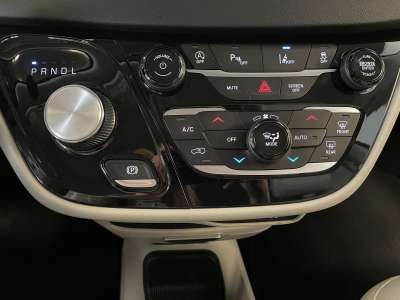 Pre-Owned 2021 Chrysler Pacifica for sale in St. Joseph MO