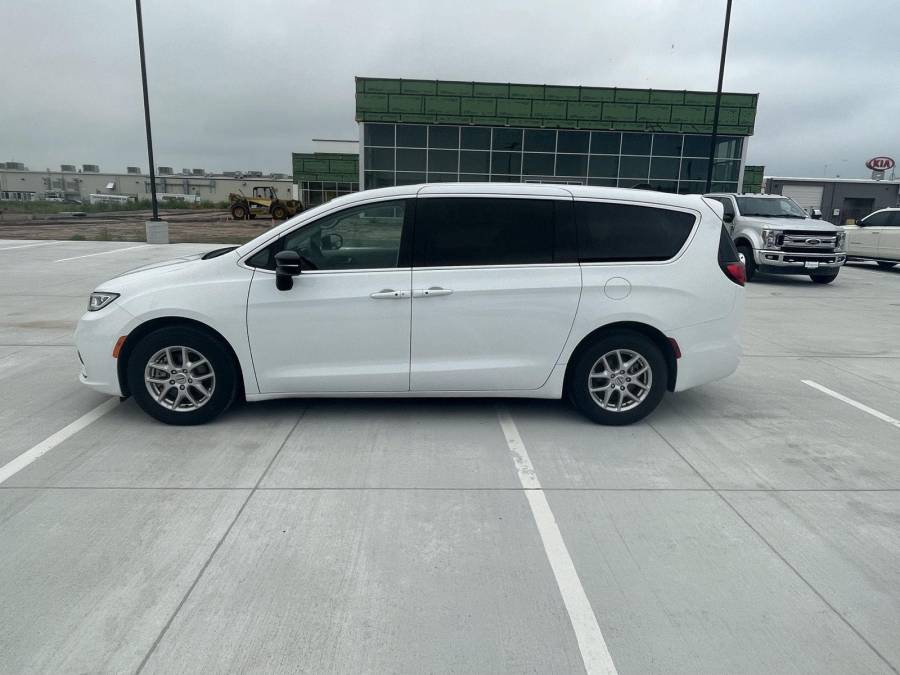 Pre-Owned 2024 Chrysler Pacifica for sale in Grand Island NE