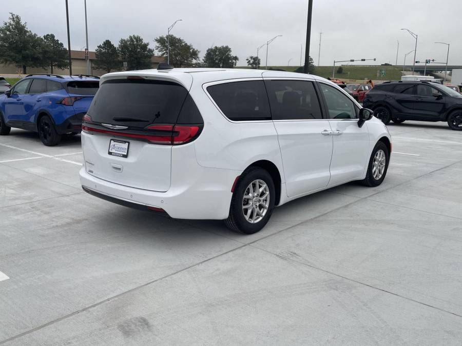 Pre-Owned 2024 Chrysler Pacifica for sale in Grand Island NE