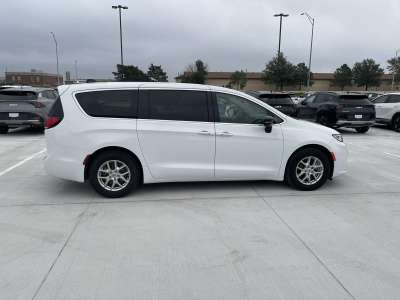 Pre-Owned 2024 Chrysler Pacifica for sale in Grand Island NE