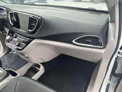 Pre-Owned 2024 Chrysler Pacifica for sale in Grand Island NE