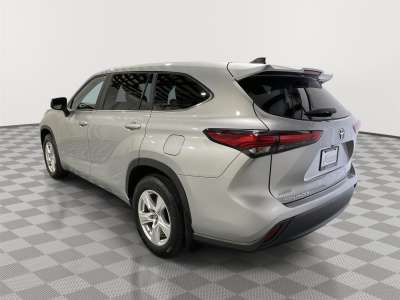 Pre-Owned 2023 Toyota Highlander L SUV/Crossover for sale in St. Joseph MO Pre-Owned 2023 Toyota Highlander L SUV/Crossover for sale in St. Joseph MO